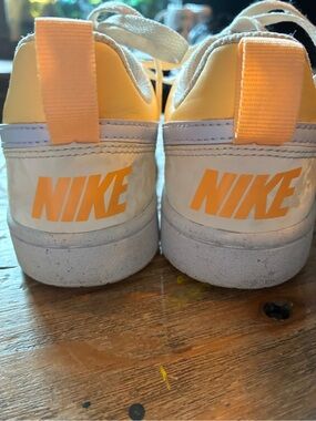 Nike Kids Low-Top Sneakers in Yellow and White